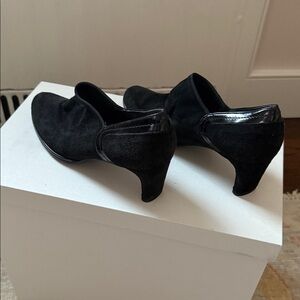 Stuart Weitzman, Black Women's slip on booties